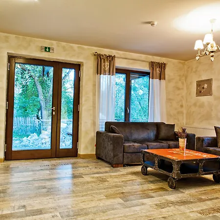 Domek alpejski Hovel Mînăstirea Humorului