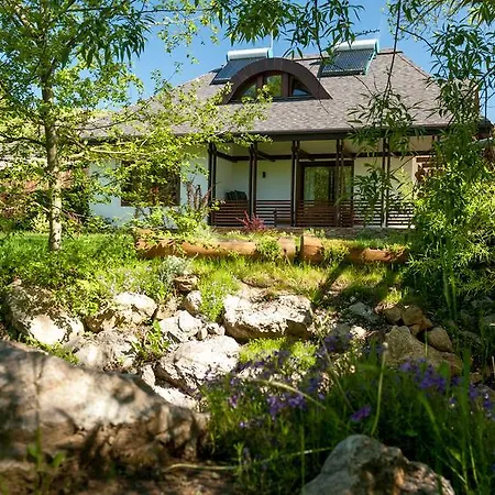 Domek alpejski Hovel Mînăstirea Humorului